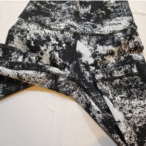 Lululemon Wunder Under High-Rise Tight 25" (Aerify Jacquard Black Alpine White) - Picture 11 of 13